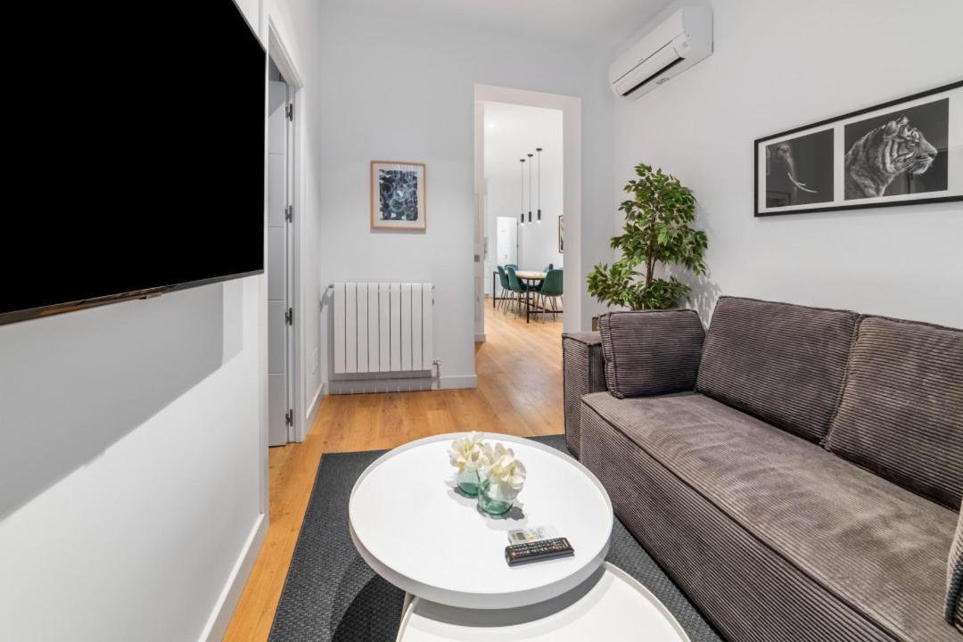 2 Bedrooms 1 Bathroom Furnished - Centro - Equipped & Stylish - Minty Stay Madrid Eksteriør bilde